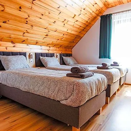 Ania Lodge *