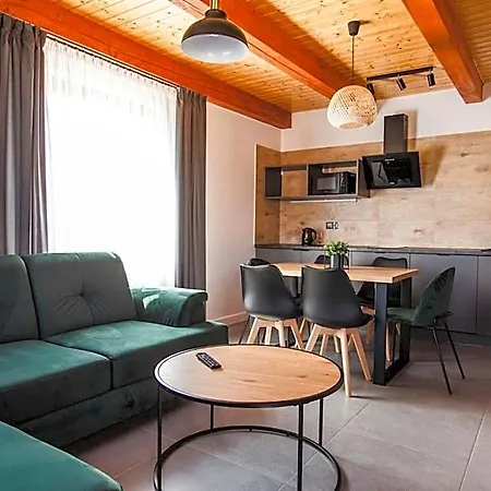 Lodge Ania
