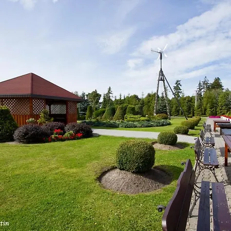 Ania Lodge *